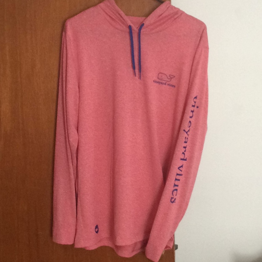 Men’s vineyard Vines long sleeve shirt